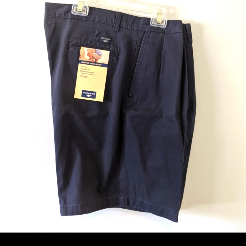 Dockers pleated shorts